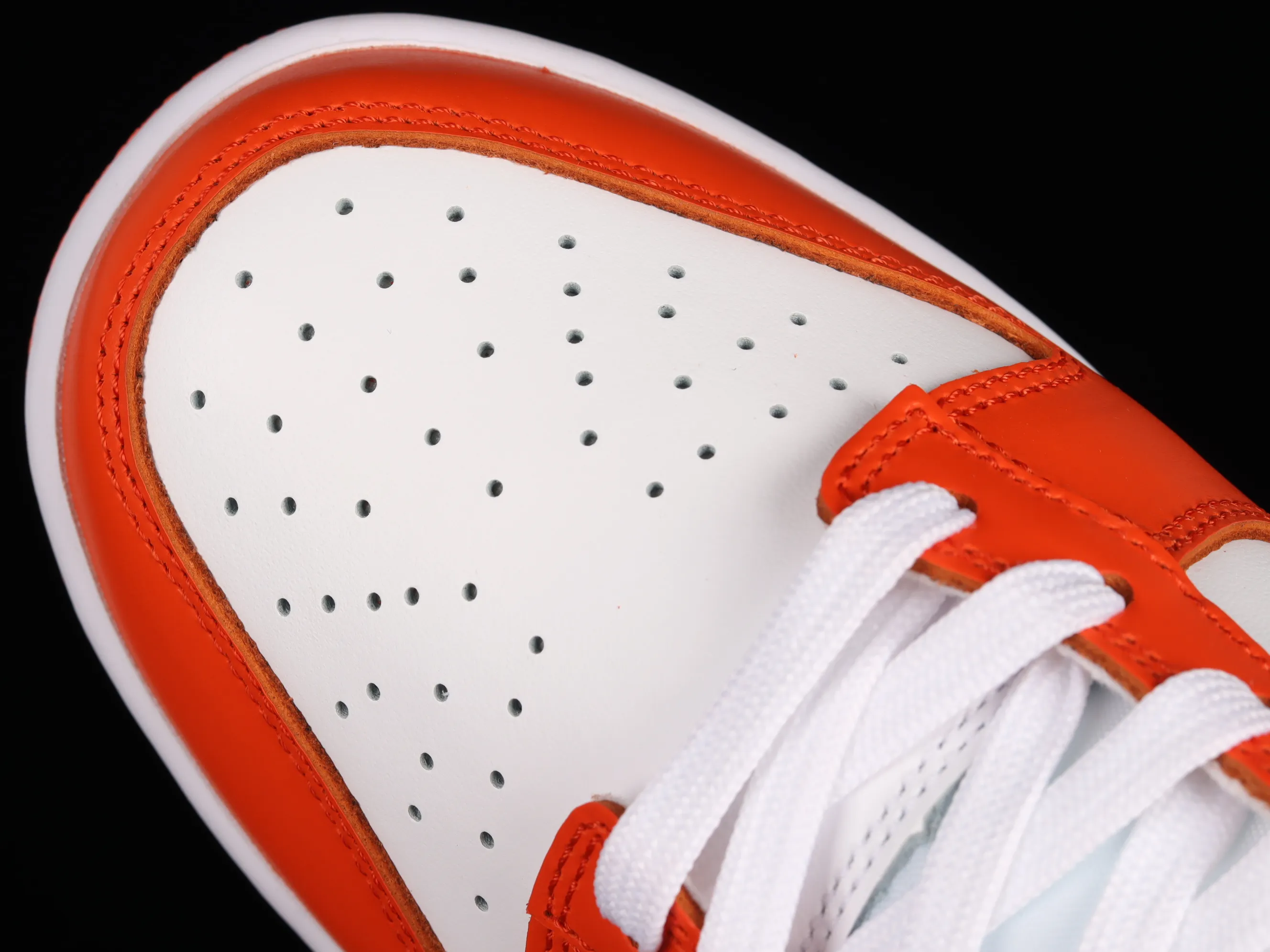 All Categories Nk SB Dunk Series Nk SB Dunk Low Low-top Sneakers F Version Nk Dunk Low "White Orange" Cashew Flower White Orange SB Smashed Backboard Fashion Casual Sneakers DH4401-103